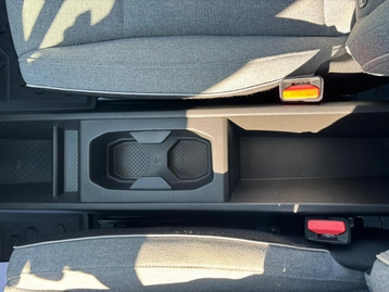 Image véhicule  Renault MEGANE E-TECH (13)