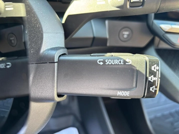 Image véhicule  Renault MEGANE E-TECH (39)