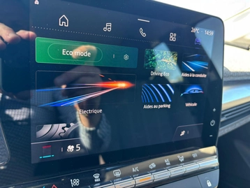 Image véhicule  Renault MEGANE E-TECH (32)