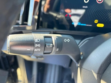 Image véhicule  Renault MEGANE E-TECH (16)