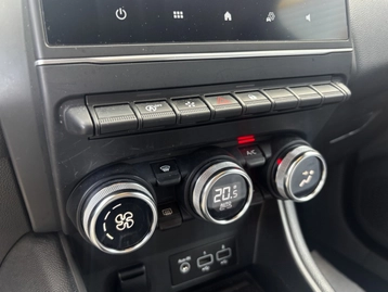 Image véhicule  Renault CAPTUR (26)