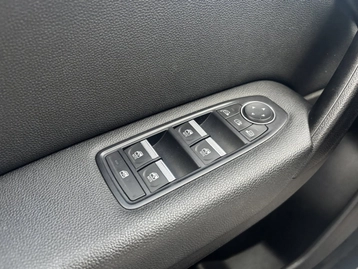 Image véhicule  Renault CAPTUR (32)
