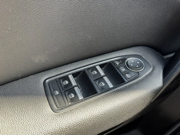 Image véhicule  Renault CAPTUR (33)