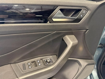 Image véhicule Volkswagen T-ROC (7) Image véhicule Volkswagen T-ROC (7)