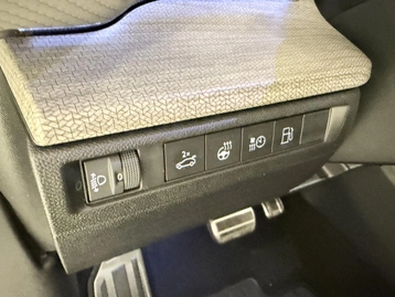 Image véhicule Citroën C5 X (18) Image véhicule Citroën C5 X (18)