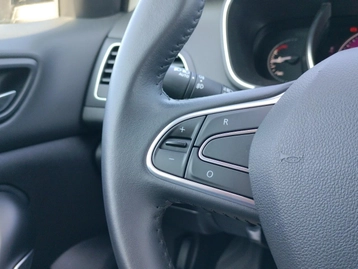 Image véhicule Renault MEGANE (44) Image véhicule Renault MEGANE (44)