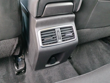 Image véhicule Renault MEGANE (24) Image véhicule Renault MEGANE (24)