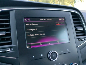 Image véhicule Renault MEGANE (31) Image véhicule Renault MEGANE (31)