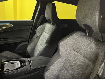 Image véhicule  Renault RAFALE (29) Image véhicule  Renault RAFALE (29)