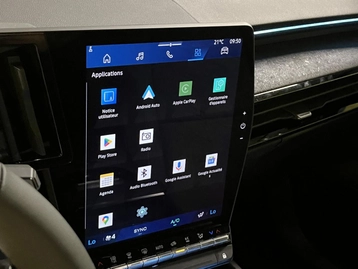 Image véhicule  Renault RAFALE (43) Image véhicule  Renault RAFALE (43)