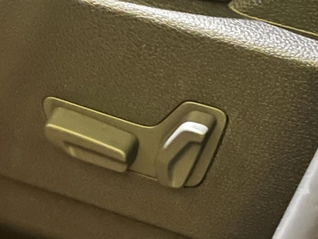 Image véhicule  Peugeot TRAVELLER (49)