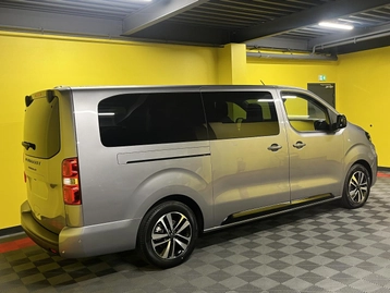 Image véhicule  Peugeot TRAVELLER (44)