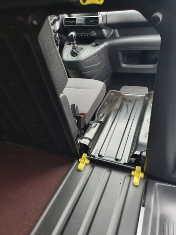 Image véhicule  Opel COMBO CARGO (9)