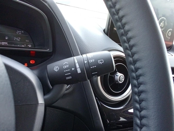 Image véhicule Mazda Mazda 2 (37) Image véhicule Mazda Mazda 2 (37)