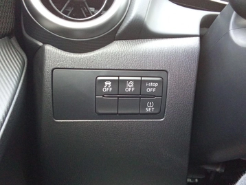 Image véhicule Mazda Mazda 2 (17) Image véhicule Mazda Mazda 2 (17)