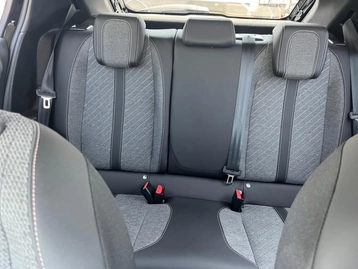 Image véhicule  Peugeot 208 (34)