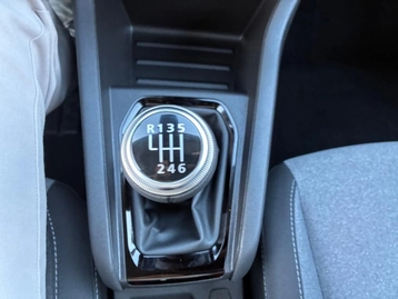 Image véhicule  Renault CLIO (38)