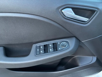 Image véhicule  Renault CLIO (19)