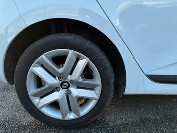 Image véhicule  Renault CLIO (8)