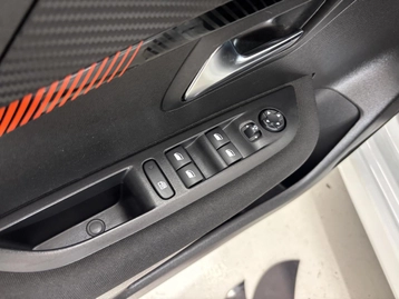 Image véhicule  Peugeot 208 (8)