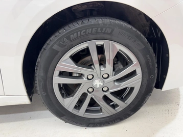 Image véhicule  Peugeot 208 (38)