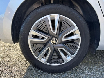 Image véhicule Skoda FABIA (52) Image véhicule Skoda FABIA (52)