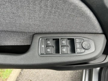 Image véhicule  Renault CLIO (24)