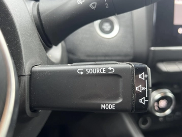 Image véhicule  Renault CLIO (30)