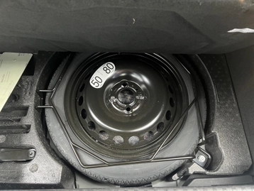 Image véhicule  Renault CLIO (50)