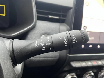 Image véhicule  Renault CLIO (29)