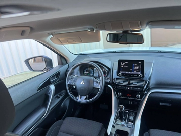 Image véhicule  Mitsubishi ECLIPSE CROSS (7)