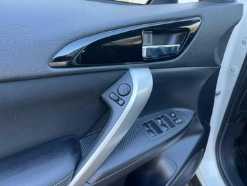Image véhicule  Mitsubishi ECLIPSE CROSS (10)