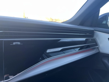 Image véhicule  Audi Q8 (45)