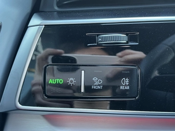 Image véhicule  Audi Q8 (27)