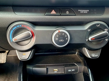 Image véhicule  Kia RIO (11)