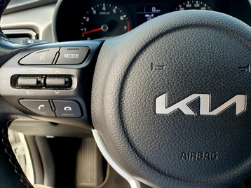 Image véhicule  Kia RIO (12)