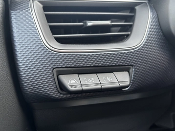 Image véhicule  Renault ARKANA (26)