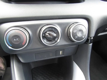 Image véhicule  Toyota YARIS (8)