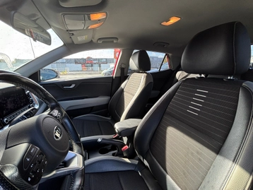 Image véhicule  Kia STONIC BUSINESS (5)