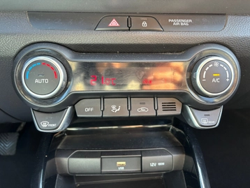 Image véhicule  Kia STONIC BUSINESS (16)