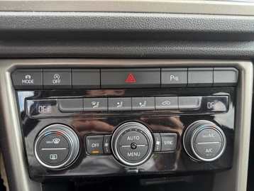 Image véhicule  Volkswagen T-ROC (28)