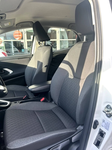 Image véhicule  Toyota YARIS (13)