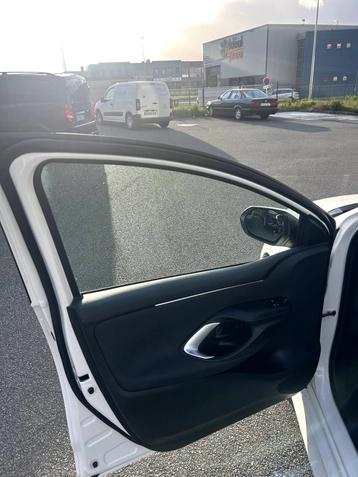 Image véhicule  Toyota YARIS (11)