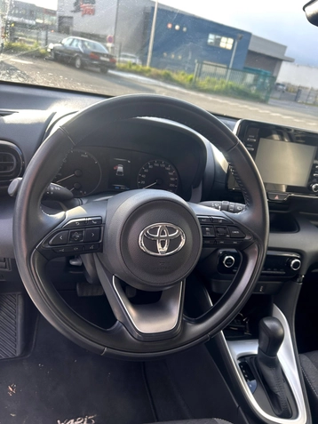 Image véhicule  Toyota YARIS (14)