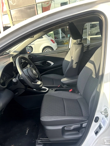 Image véhicule  Toyota YARIS (12)