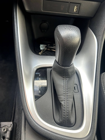 Image véhicule  Toyota YARIS (15)