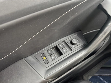 Image véhicule  Volkswagen T-ROC (12)