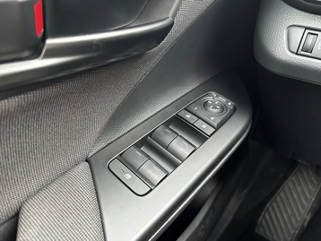 Image véhicule  Toyota C-HR (2) (29)