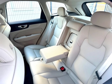 Image véhicule  Volvo XC60 (12)