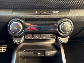 Image véhicule  Kia STONIC (13)